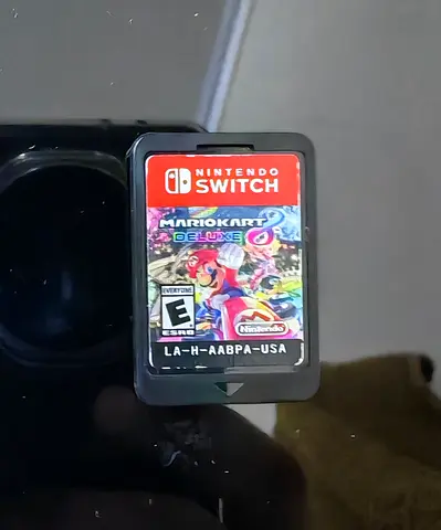 Mario Kart 8 Deluxe - Nintendo Switch Cartridge (Genuine)