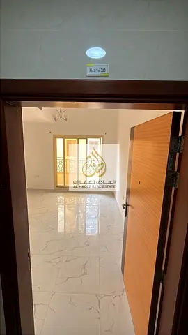 غرفة وصالة للإيجار في العالية | بلكونة | إطلالة مفتوحة | قريب من محمد بن زايد | 28,000 درهم