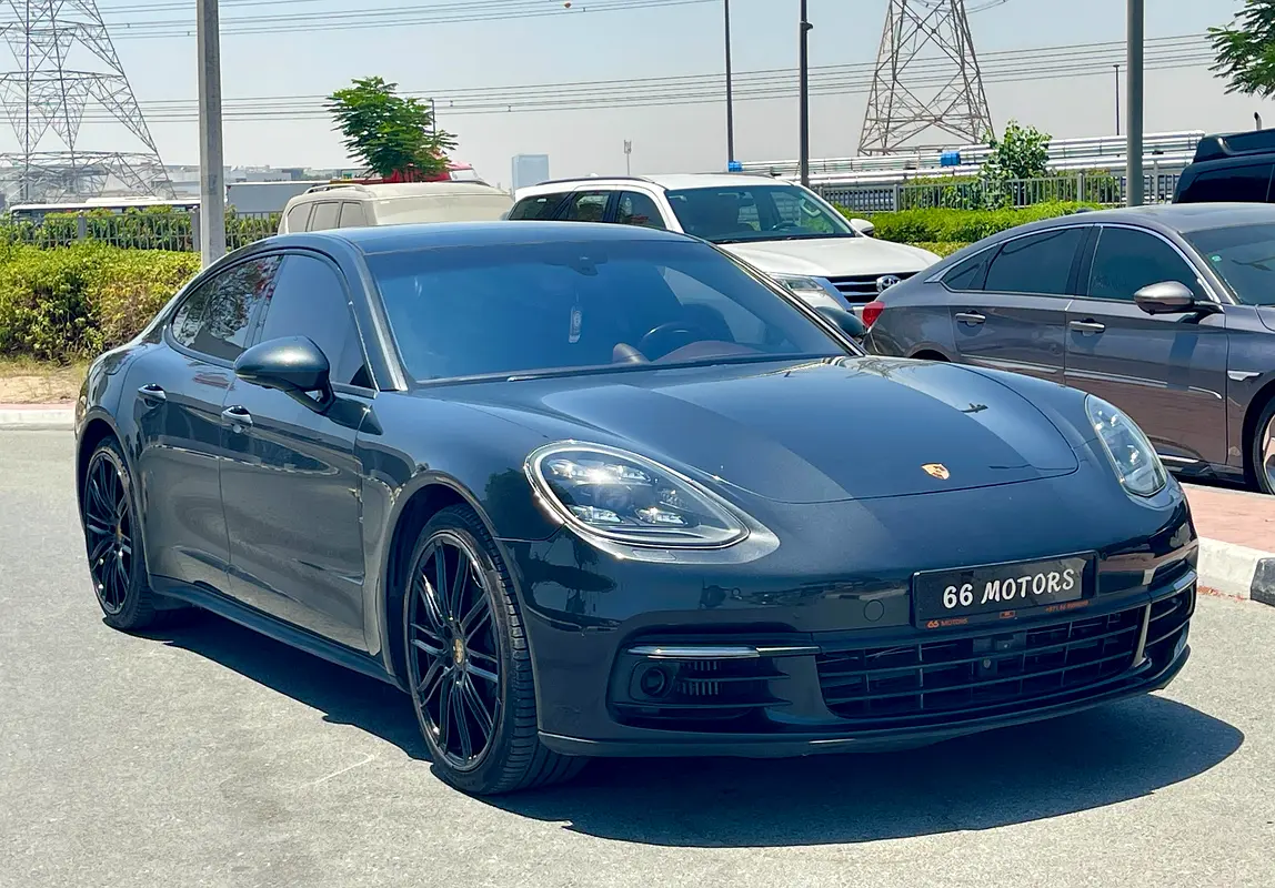 Porsche Panamera 2017 — photo 1 of 17