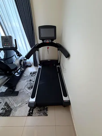 STC-7100 Heavy-Duty Commercial Treadmill - 7HP, 200kg Capacity, - 3,200 AED