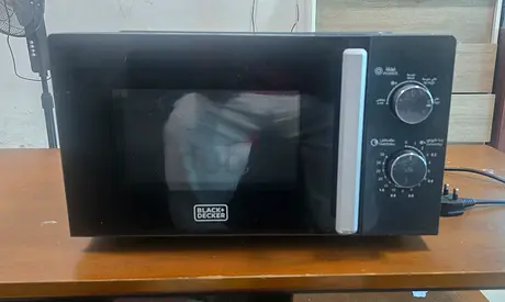 Black Decker Compact Microwave Oven - Flawless Condition