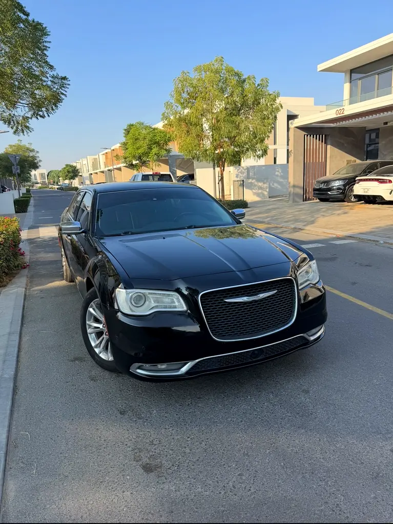 Chrysler 300C 2015 — photo 1 of 9