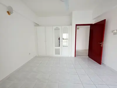 FAMILY ONLY. FRONT OF METRO. READY TO MOVE. 2BHK. FREE PARKING.