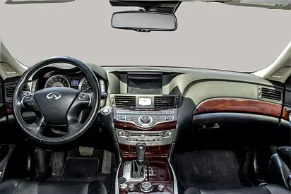 2018 Infiniti Q70 — фото 9