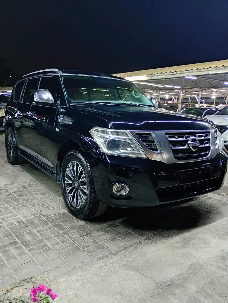 Nissan Patrol 2013 — photo 1 of 12