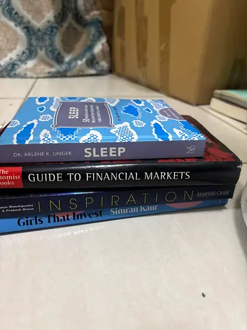 Set of 3 Books: Sleep; Guide to Financial Markets; Inspiration - Girls That Invest