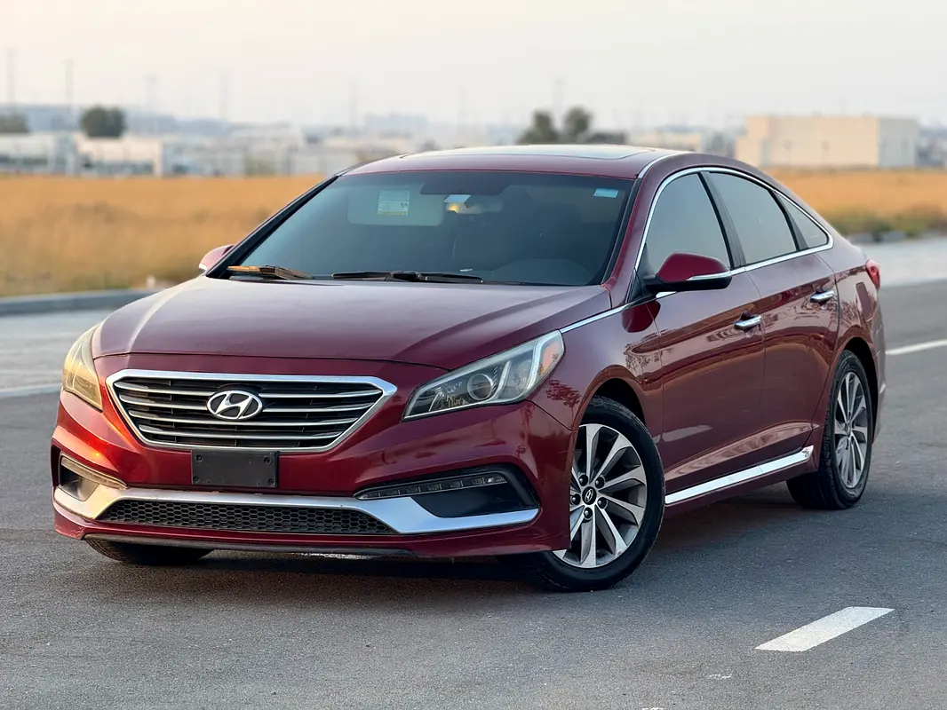 Hyundai Sonata 2016 — photo 1 of 11