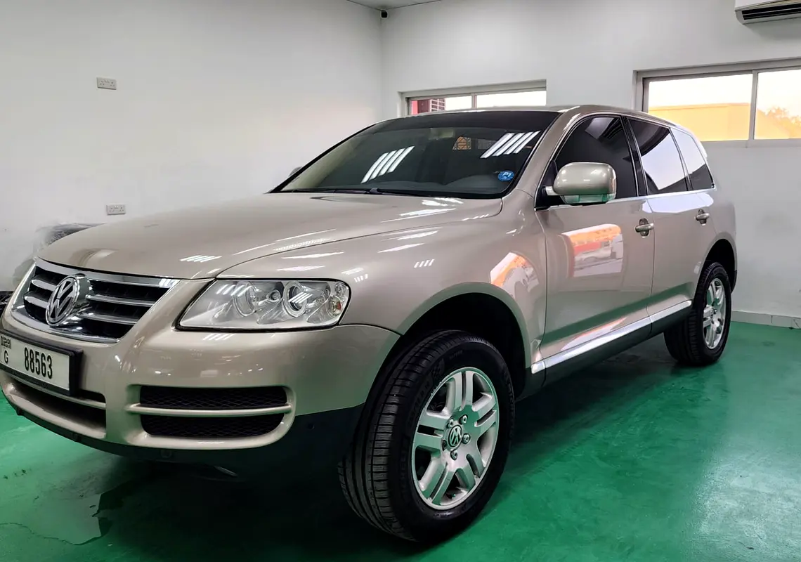 Volkswagen Touareg 2006 — photo 1 of 10