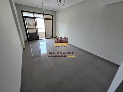 شقة غرفة وصالة مع بلكونة في مويلح الزاهية – الشارقة، بتشطيبات سوبر ديلوكس ومصممة لتوفير سكن عصري ومريح. تضم غرفة ماستر، وحمامين، وخزائن بالحائط، وبلكو