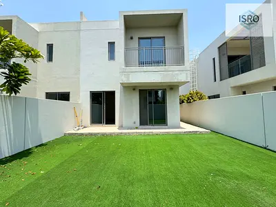 3BEDROOM TOWNHOUSE VILLA available now