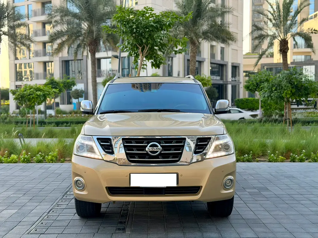 Nissan Patrol 2013 — photo 1 of 19