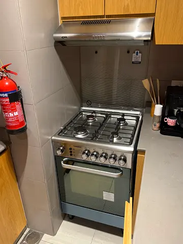 Burner with oven