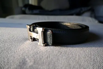 ORIGINAL HERMÉS 32mm Reversible H Belt Strap – Black  Dark Blue Togo Leather, Size 95 (2009 M Squa