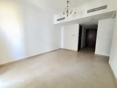 Like new 1bhk with balcony/parking new muwaileh sharjah