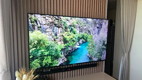 (Need Repair) Hitachi 50 Smart TV 50QLEDSM20