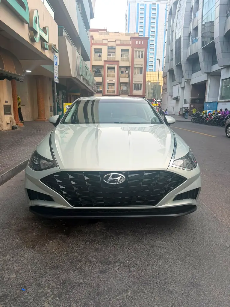 Hyundai Sonata 2020 — photo 1 of 12