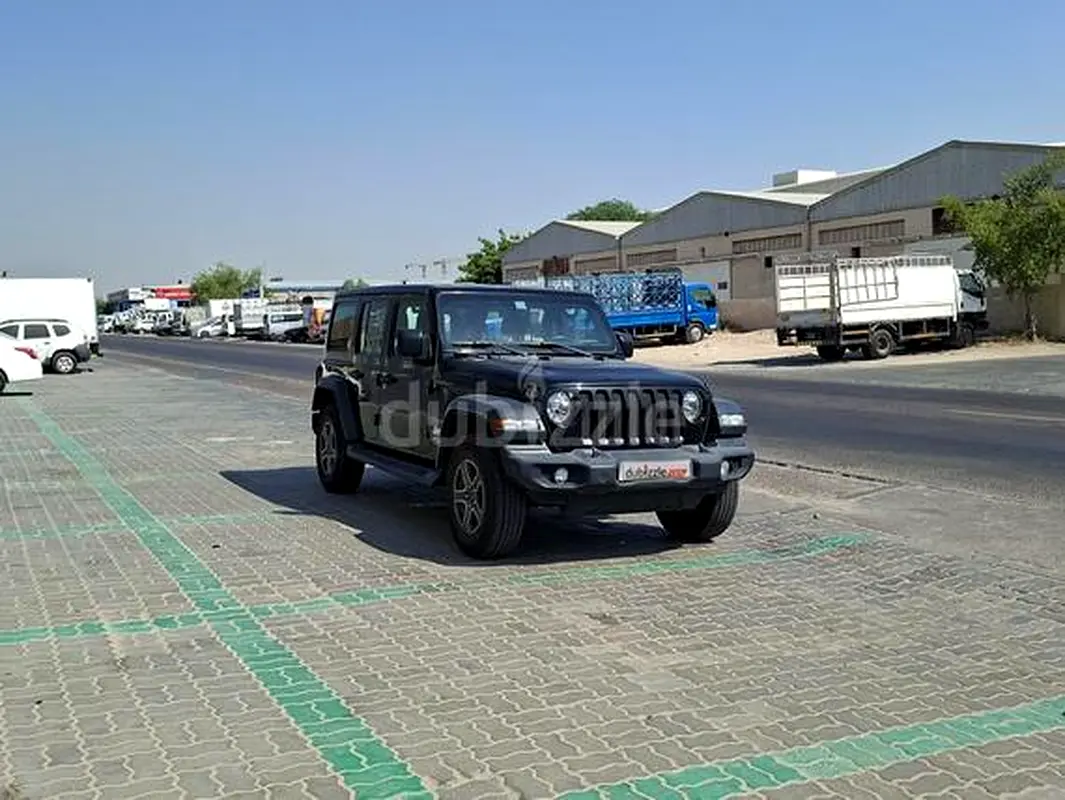 Jeep Wrangler 2018 — photo 1 of 12