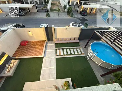 Villa in a prime location with a large setback - Price includes electricity and water connections a