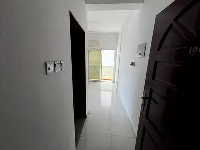 A spacious one-bedroom apartment with distinctive finishes, in a prestigious location near the Corniche, combining comfort and a vibrant location.