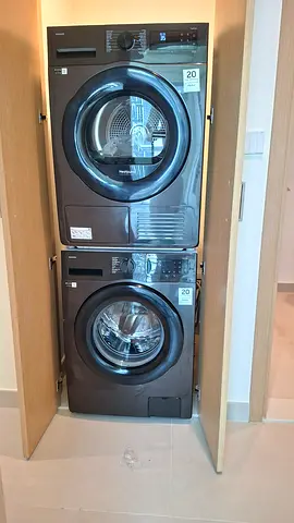 Samsung washing machine 9kg wash and Samsung heat pump 9kg dryer separate set same like new conditio