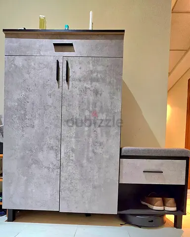 15-pair shoe cabinet with cushioned bench— Concrete Grey Finish