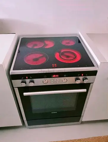 Siemens 4 Zone Electric Ceramic Cooker 60 cm – Fan Assisted Oven
