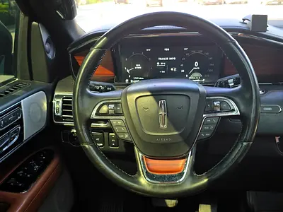 صورة 9 لـ 2018 Lincoln NAVIGATOR