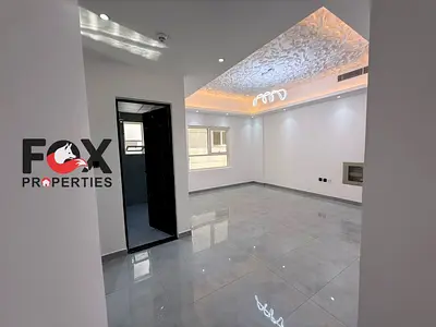 ارقي غرفه وصالة للايجار السنوي في عجمان منطقة العالية  بناية جديدة اول ساكن  الغرفه ماستر  2حمام  بلكونه  السعر 33000 4دفعات  تامين شيك
