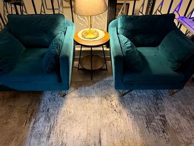 Modern 1+1 Seater (almost brand new)