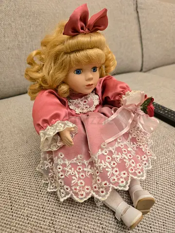 Vintage Collector Porcelain blonde doll seated 12 pink dress