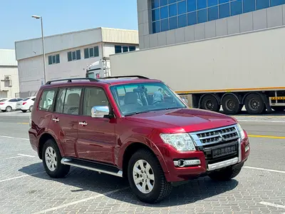 Mitsubishi pajero 2016 GCC Full Oftion Sunroof Super Condition