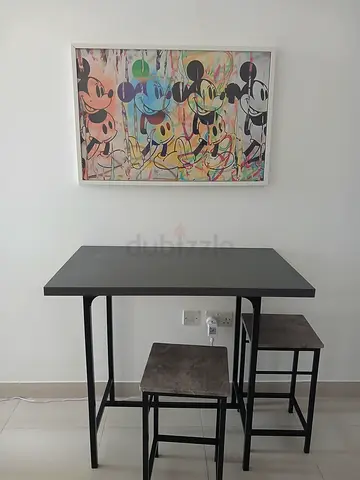 High table with 2 chairs