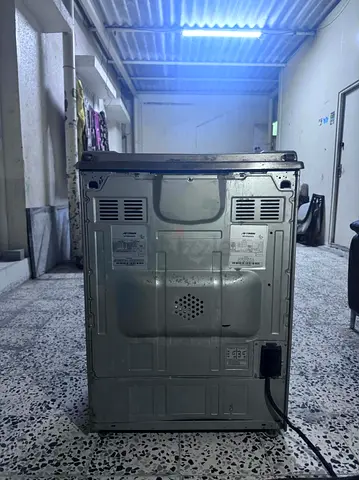 Used freestanding electric oven - good working condition
