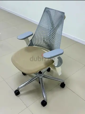 Herman Miller Sayl Office Chair with Adjustable Armrests Good Condition