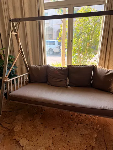 4-Seater Indoor/ outdoor Swing Sofa from Danube Homes - excellent Condition
