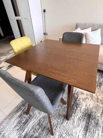 Dining Table - 4 Seaters