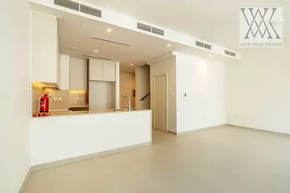 Single Row | Vacant | Prime Location