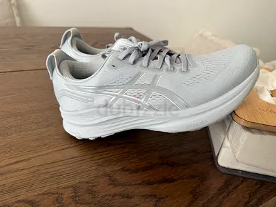 Asics Gel Kayano 32 men Size Euro 43.5