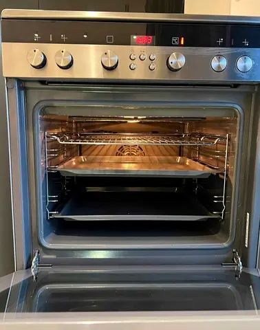 Siemens 4 Zone Electric Ceramic Cooker 60 cm – Fan Assisted Oven