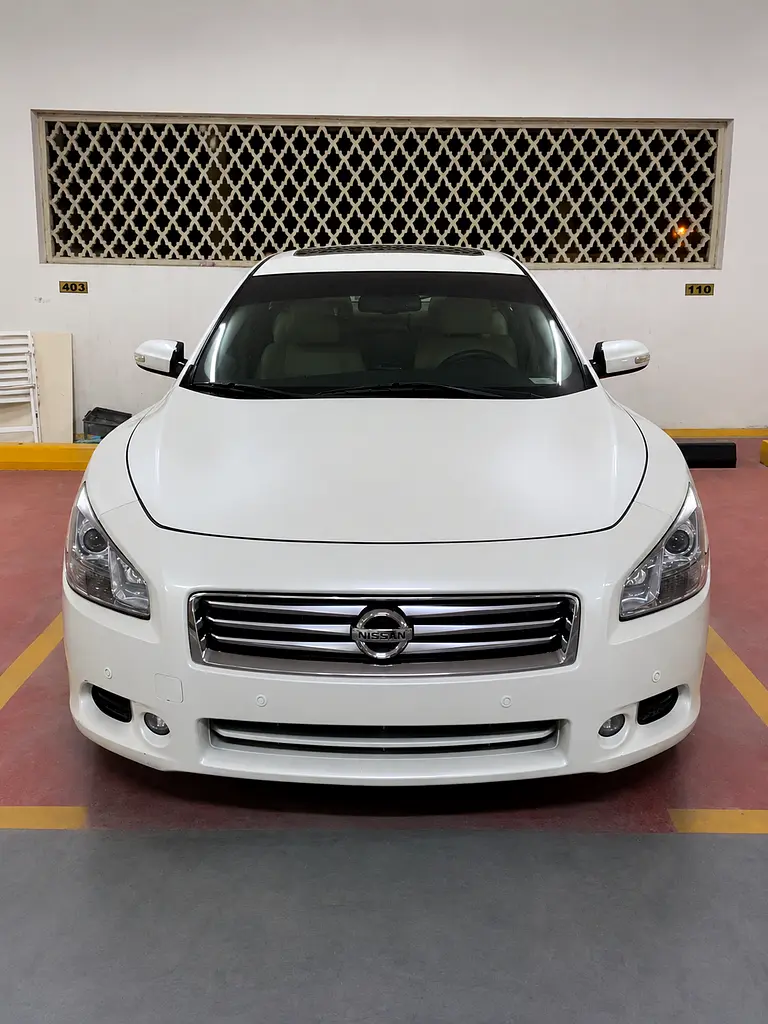 Nissan Maxima 2015 — photo 1 of 2