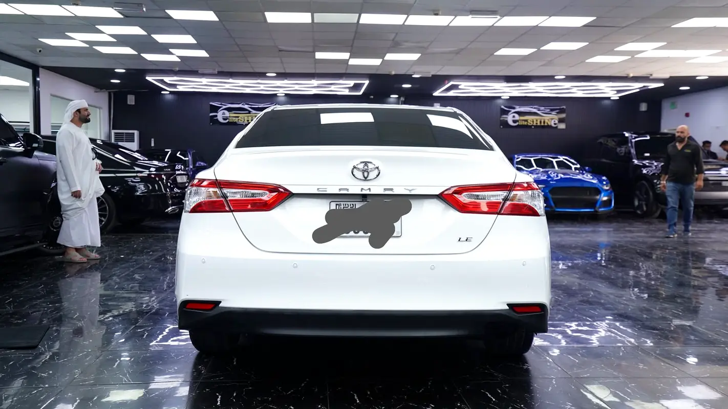 Toyota Camry 2019 — photo 1 of 20