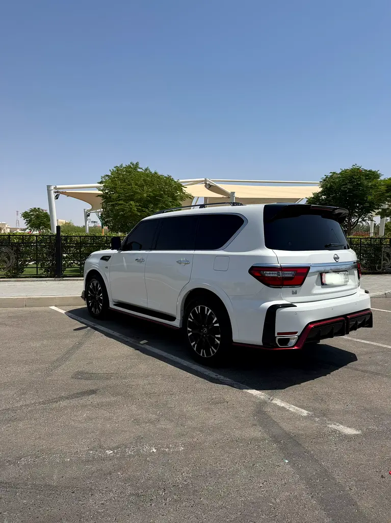 Nissan Armada 2024 — photo 1 of 6