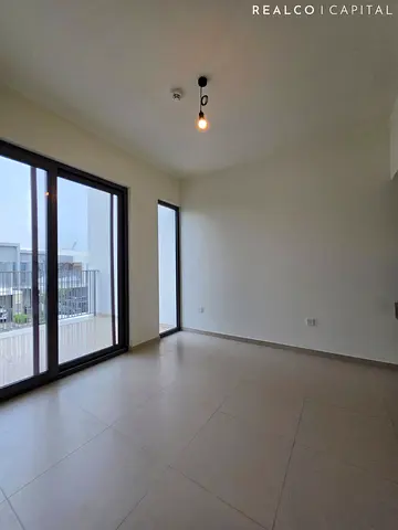 Premium 3BR Townhouse | Walk to Pool & Park | Family Community