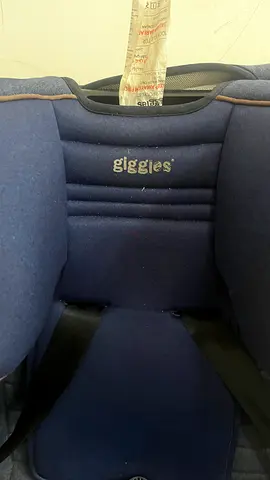 Giggles brand child car seat - good used condition