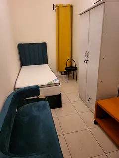 Excellent partitioned room for Executive MALE available NOW in DSO