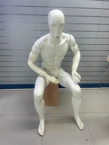 Maniquin lady men children