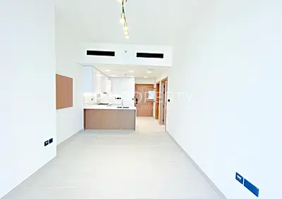 4- Cheques | Bright & Clean| Ready To move In