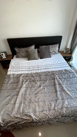 Modern King Size Bed with Headboard
