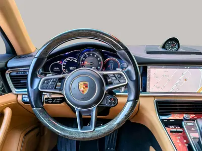 صورة 10 لـ 2017 Porsche PANAMERA