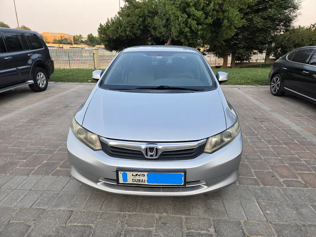 Honda Civic 2012 — photo 1 of 14